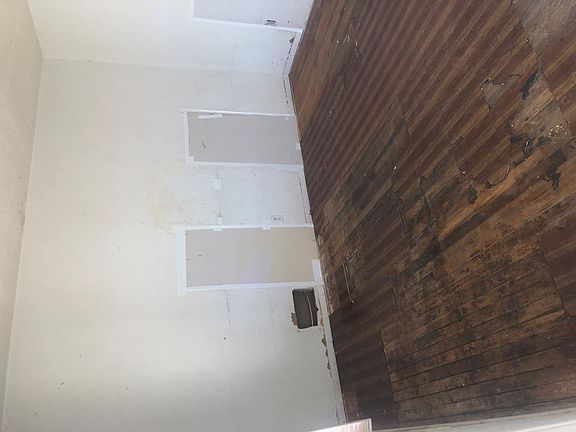 3rd image of 108 W 12th St