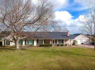 225 County Road 735, Angleton, TX 77515