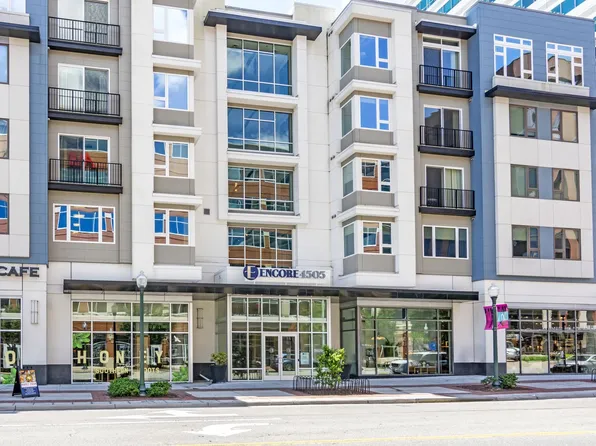 Encore 4505 at Town Center Apartments