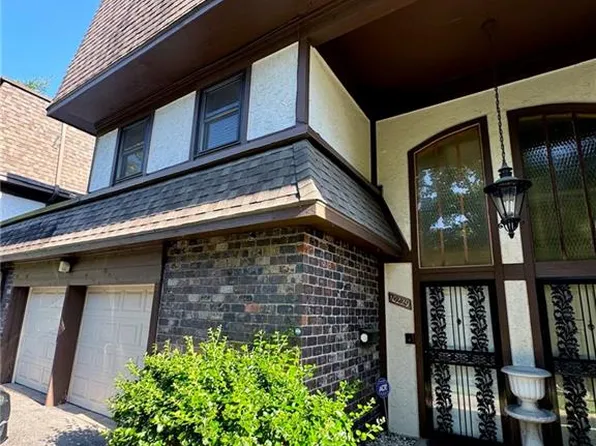 10229 Cedarbrooke Ln, Kansas City, MO 64131