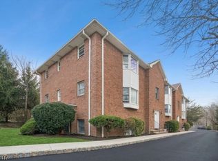 382 Morris Ave APT A2, Summit, NJ 07901