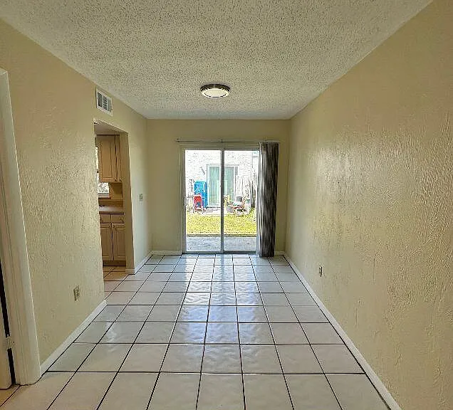 56 Masters Dr #D — Photo 3