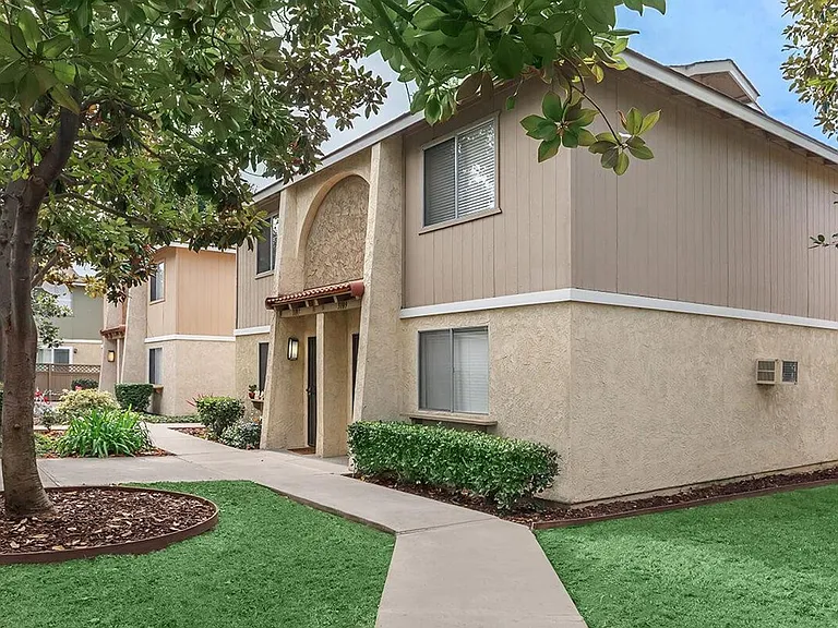 Lamar Garden Townhomes — Photo 50