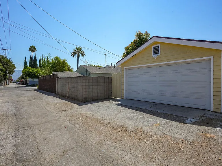 2307 W Verdugo Ave — Photo 36