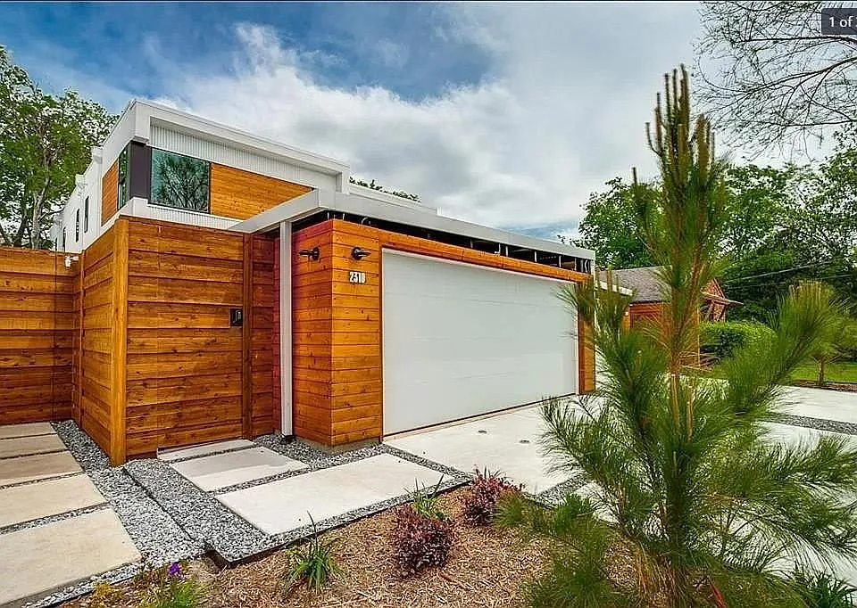 2308 N Prairie Ave