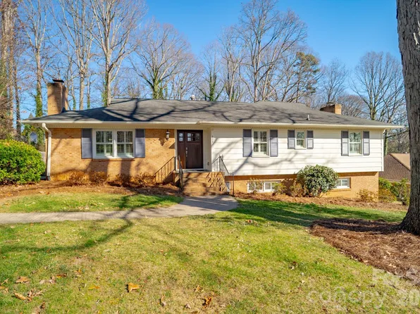 121 Glen Oaks Rd, Charlotte, NC 28270