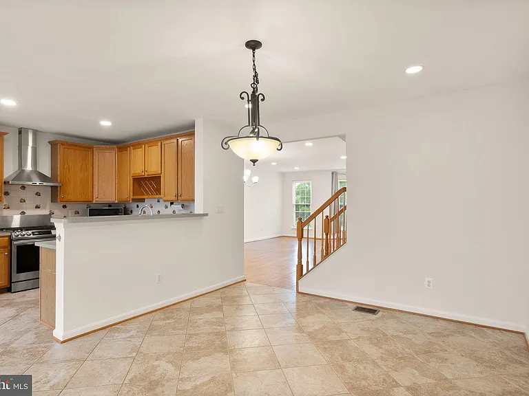 42685 Rolling Rock Sq — Photo 10