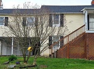 1057 Foreman Ln, Winchester, VA