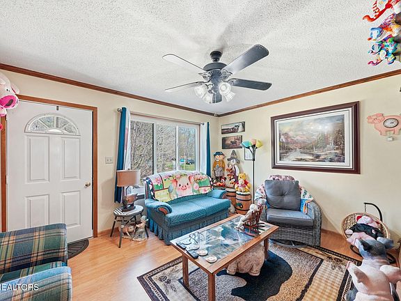 4th image of 191 Ashley Ln