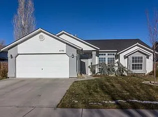 Building Photo - 4190 E English Dr