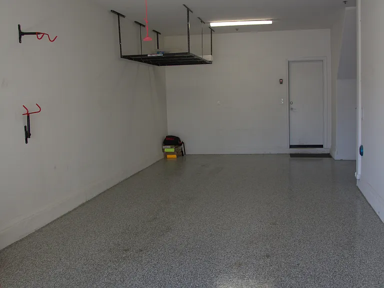 1676 E Hampton Ln — Photo 36