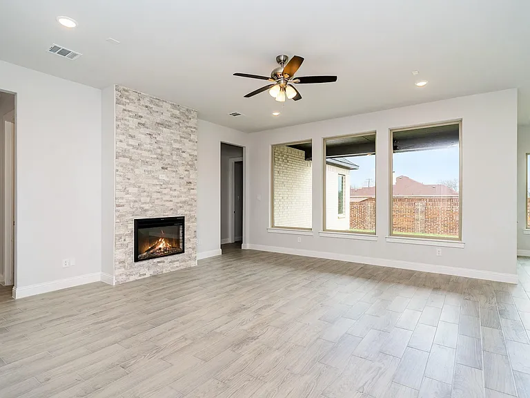 5209 Noble Ln — Photo 3