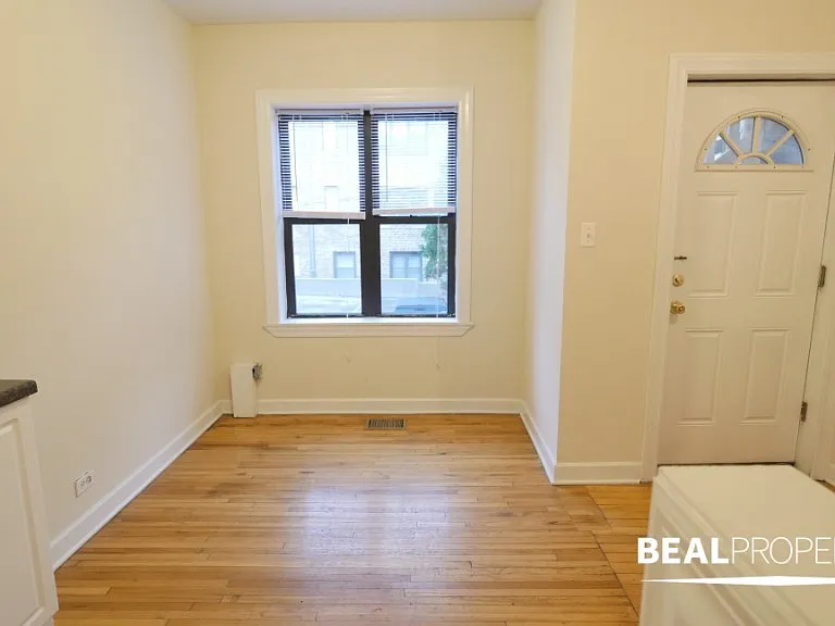 3720.5 N Pine Grove Ave #E3 — Photo 6