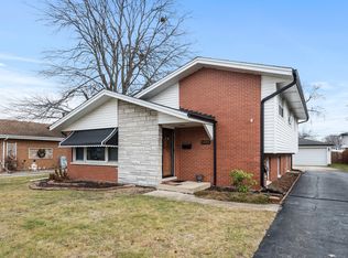 11029 S Kilbourn Ave, Oak Lawn, IL 60453