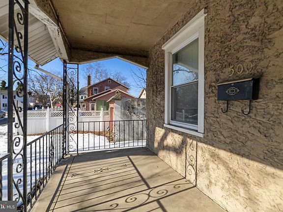 3rd image of 500 Arndt Ave