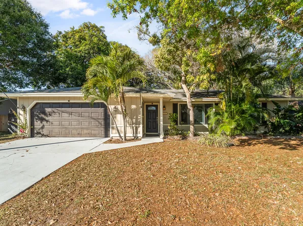 2381 SE Gillette Avenue, Port St Lucie, FL 34952