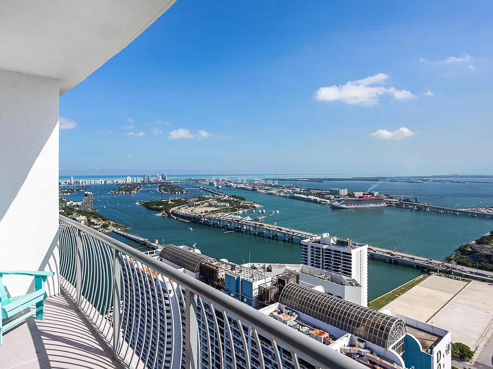 1750 N Bayshore Dr #5608