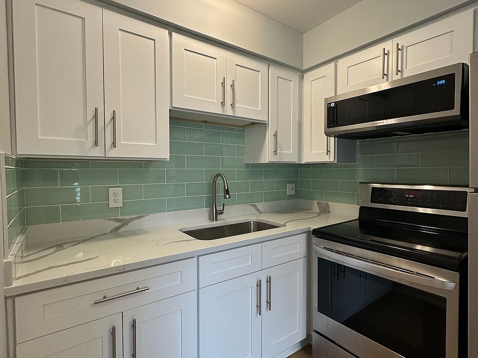 1st image of 4810 Briarwood Ave APT 1