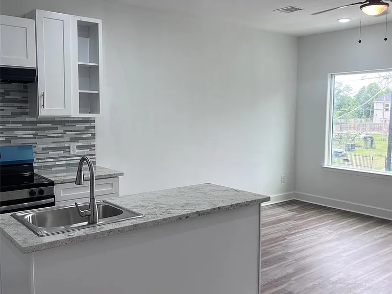 5814 Phillips St #B — Photo 3