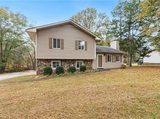 631 Rockaway Rd, Senoia, GA 30276