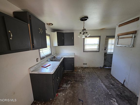 5th image of 546 Shasta Dr