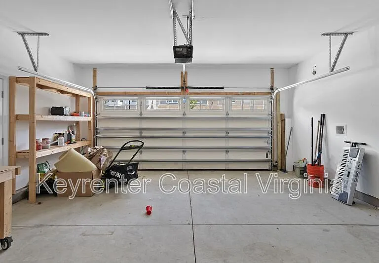 1415 Waltham Ln — Photo 21