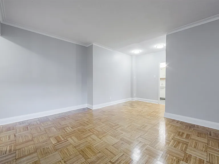 130 Jameson Ave — Photo 32