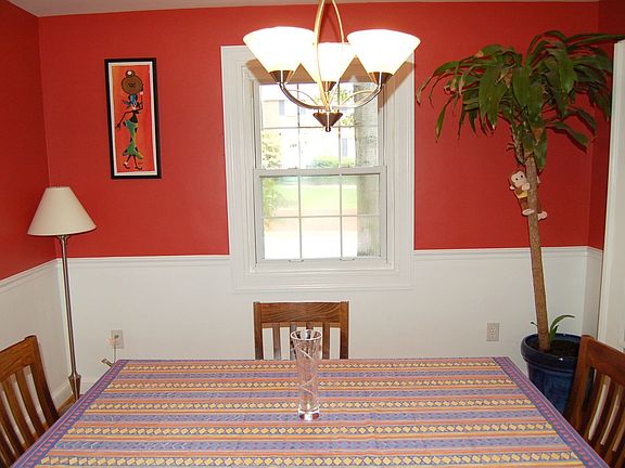 5th image of 132 N Park Dr
