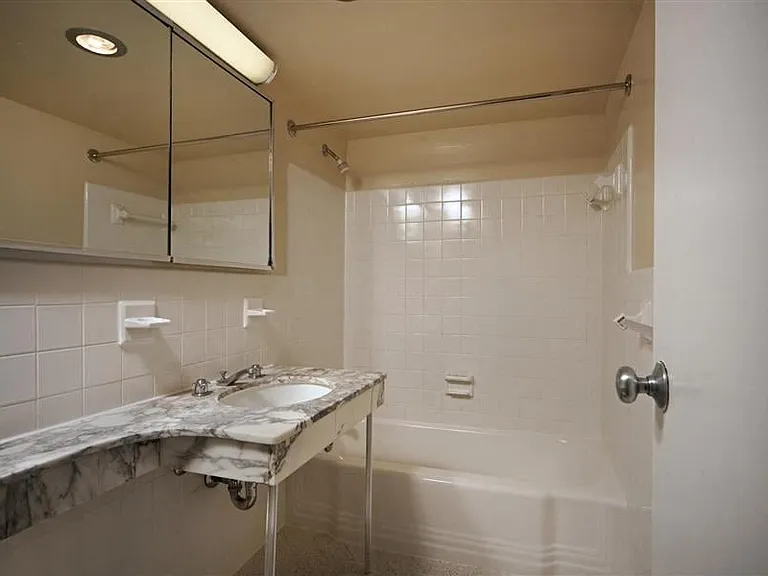 The Savoy — Photo 14