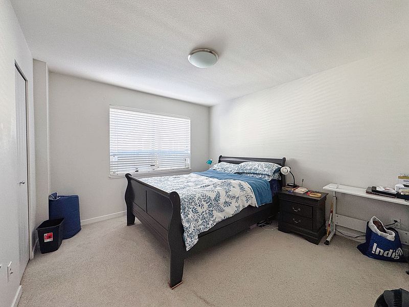 Surrey Townhouse for rent - 2 Bedrooms in Surrey