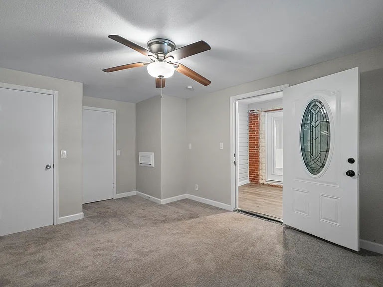 10403 Sandra Lynn Dr — Photo 19