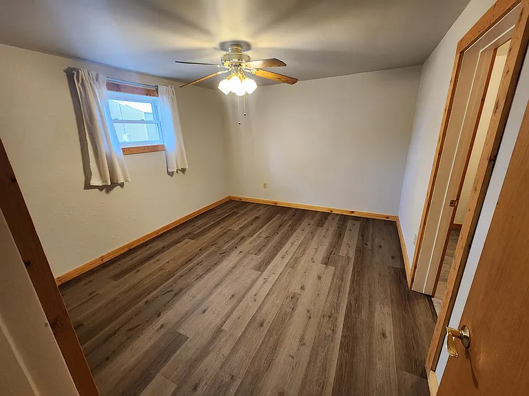 139 McNamara Ave — Photo 6