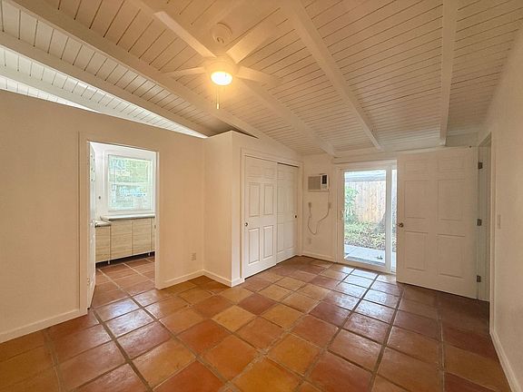 4th image of 2969A Wood St #B