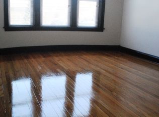 5801 W Walton St, Chicago, IL 60651