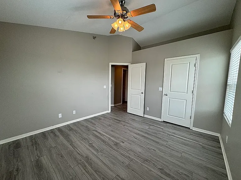 18159 Hayes Plz — Photo 15