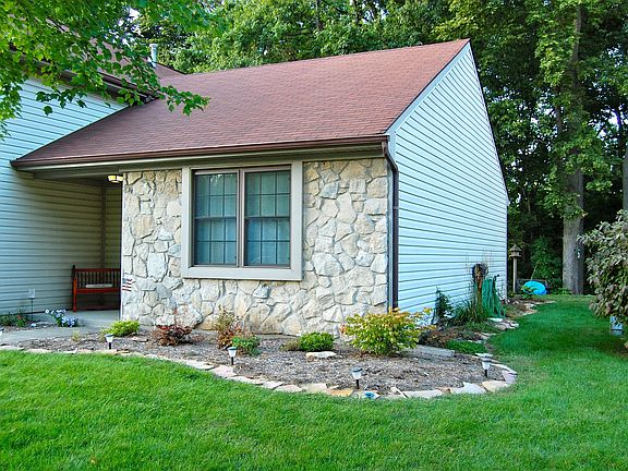 Front right and landscaping