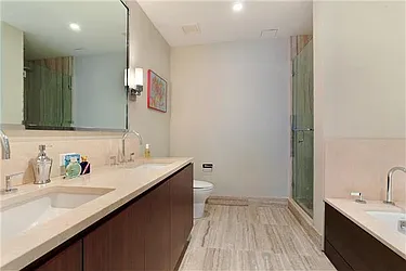 Rented by R New York