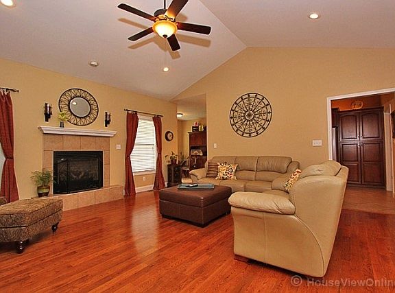 4th image of 1384 Trevino Dr