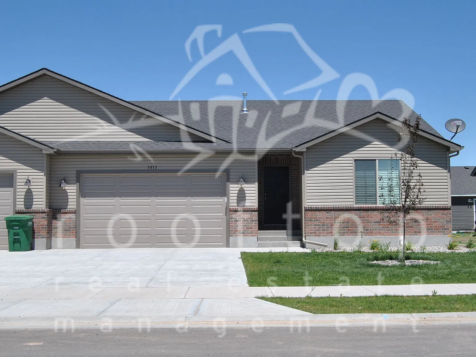 3 bed, 1297 sqft, $1,745 — Photo 1