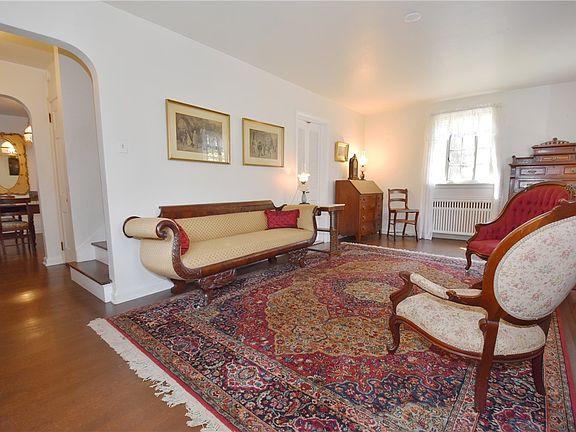 5th image of 24 Brucewood Dr