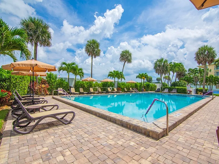 4141 Ocean Dr #401 — Photo 23