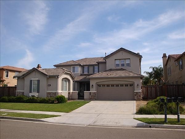2nd image of 2360 Arch Ct