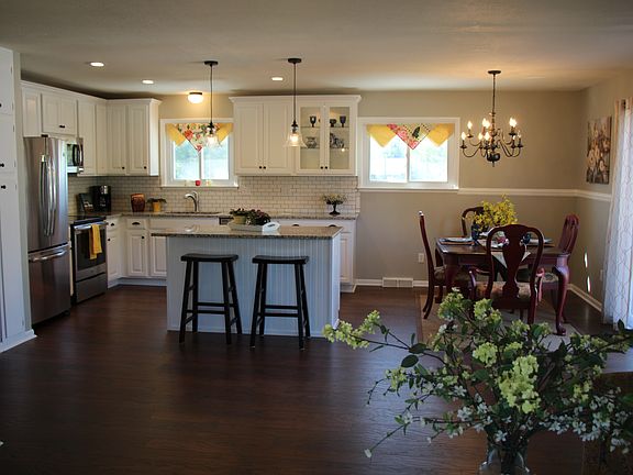 3rd image of 1623 36th Avenue Ct
