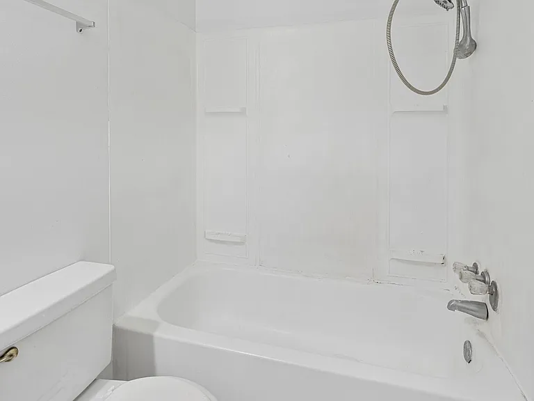 Balsam Avenue Apartments - The Villages — Photo 32