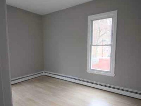 4th image of 241 William St Floor 1