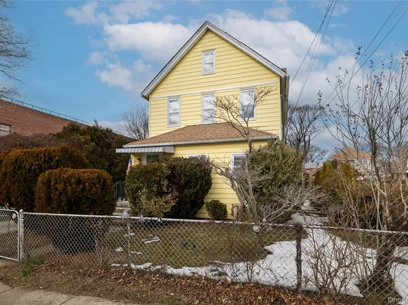 21 Washington Avenue, Lynbrook, NY 11563