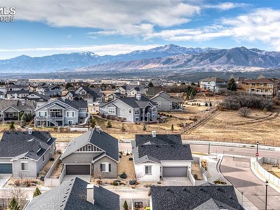 3rd image of 1909 Medici Ln