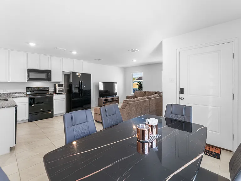 241 Thresher Ln — Photo 4