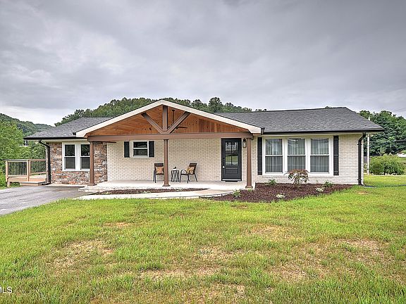 5th image of 710 Rock Springs Dr