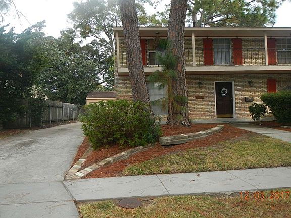 3rd image of 5828 Macarthur Blvd